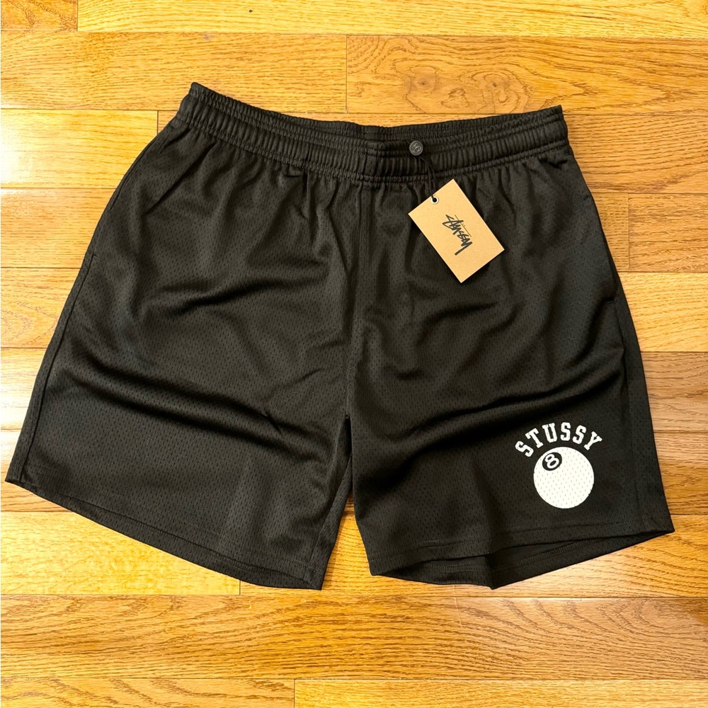 Stussy Mesh 8-Ball Shorts 

Hits above the knee 

Sz M 

NWT 100% Authentic